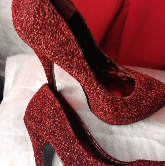 Shoes - Picture 6 of 15